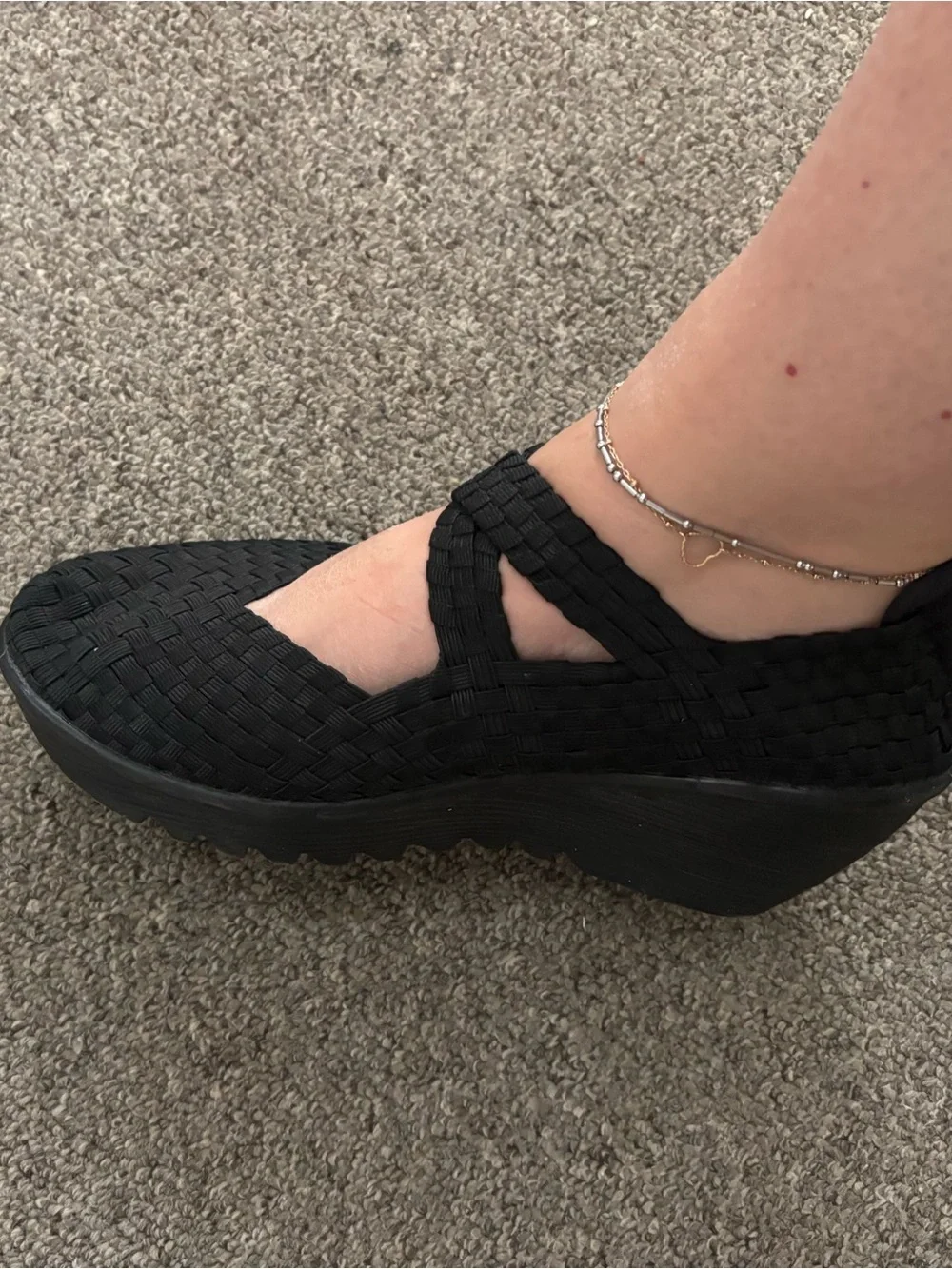 Bernie Mev Lulia Black Woven Elastic Wedge Shoes Euro 40 US 9.5 Comfort Vegan